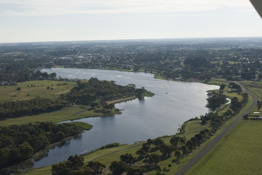 Lake Hamilton Motor Village And Caravan Park Bagian luar foto