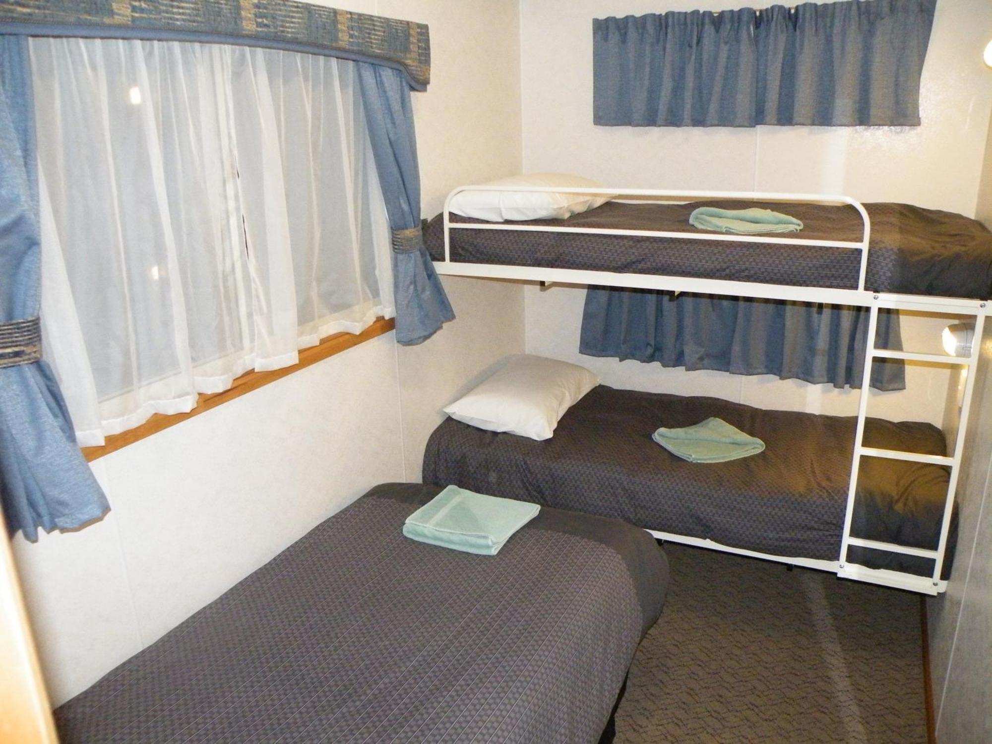Lake Hamilton Motor Village And Caravan Park Ruang foto