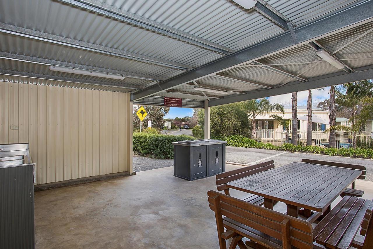 Lake Hamilton Motor Village And Caravan Park Bagian luar foto