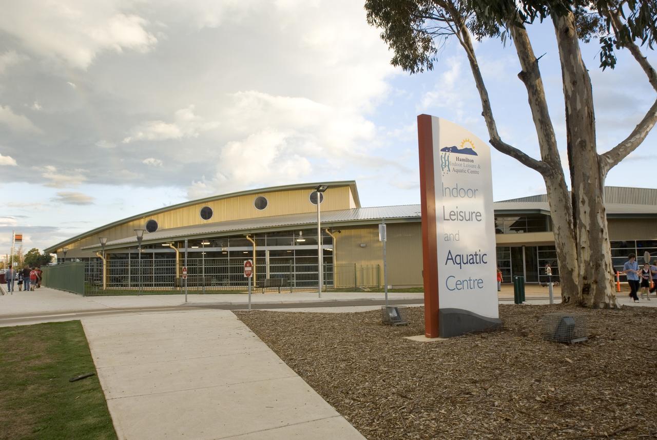 Lake Hamilton Motor Village And Caravan Park Bagian luar foto