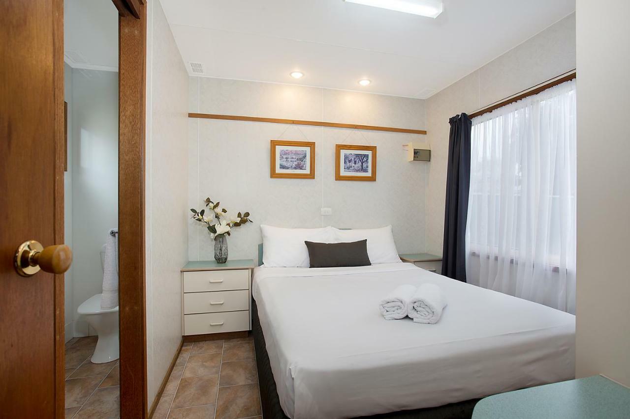 Lake Hamilton Motor Village And Caravan Park Bagian luar foto
