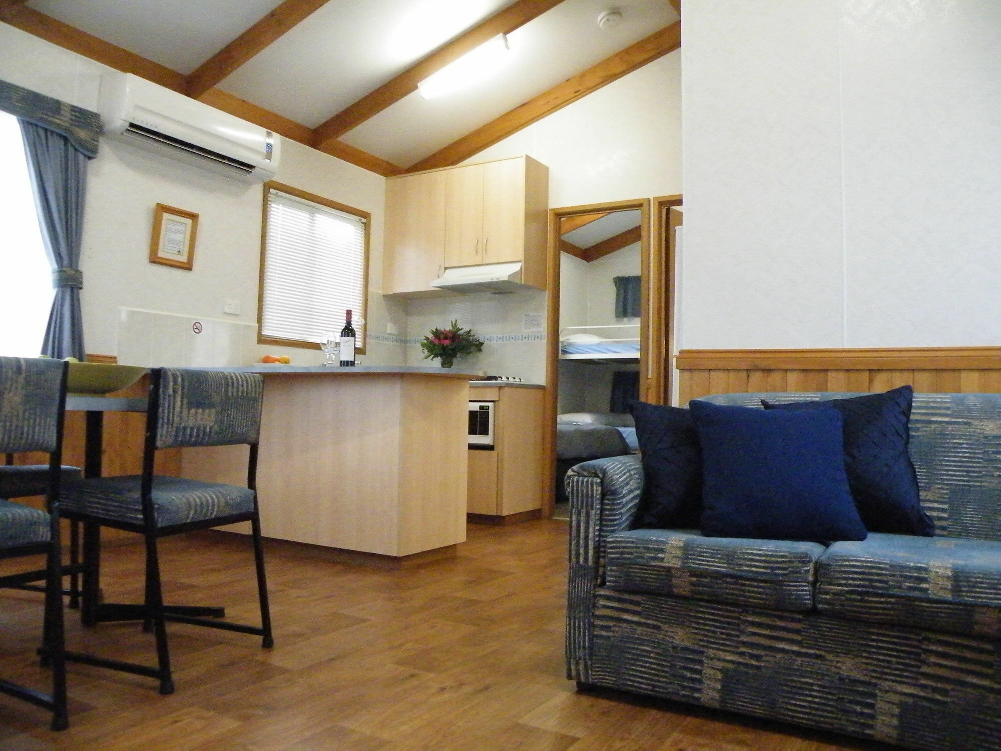 Lake Hamilton Motor Village And Caravan Park Bagian luar foto