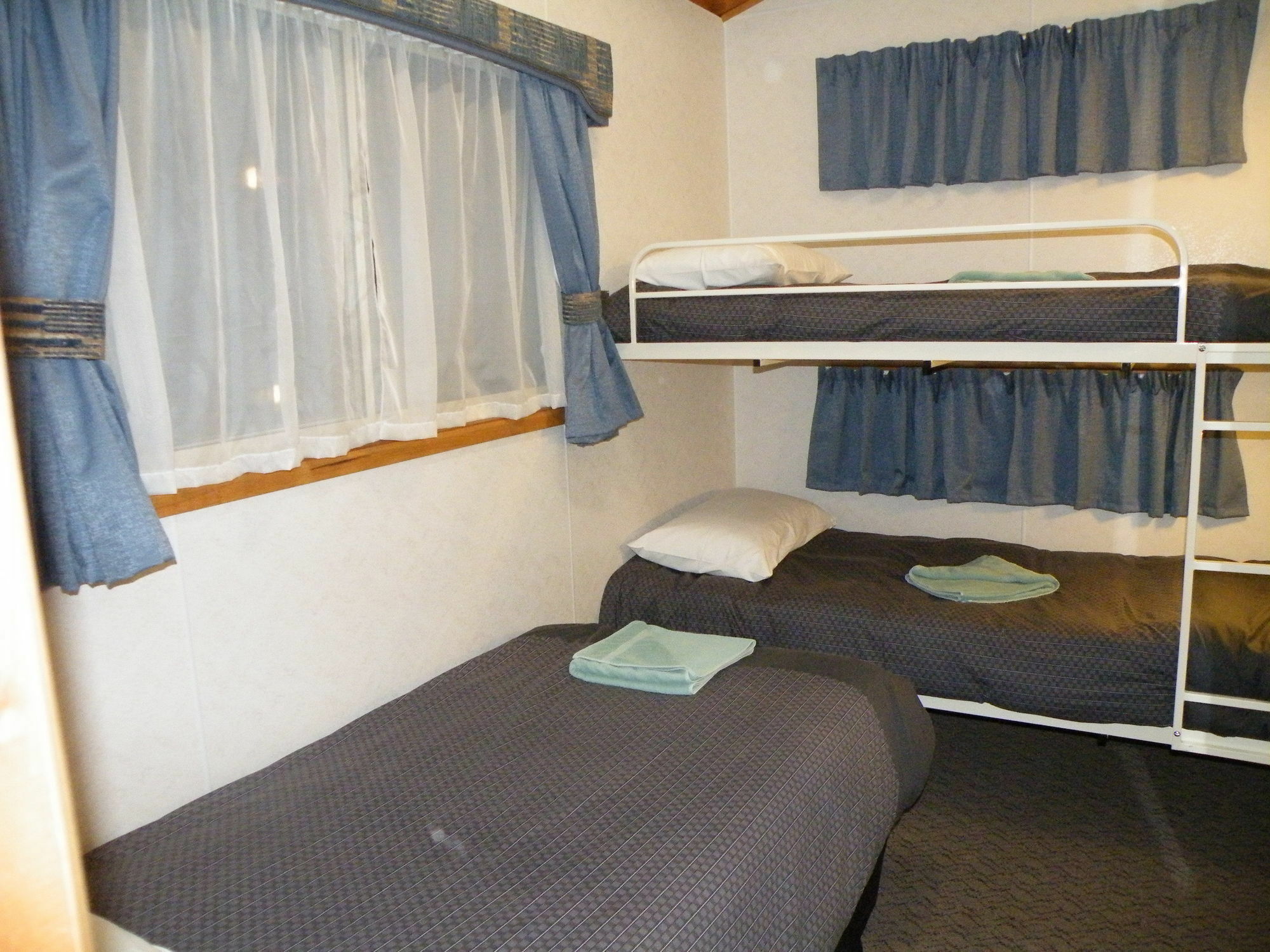 Lake Hamilton Motor Village And Caravan Park Bagian luar foto