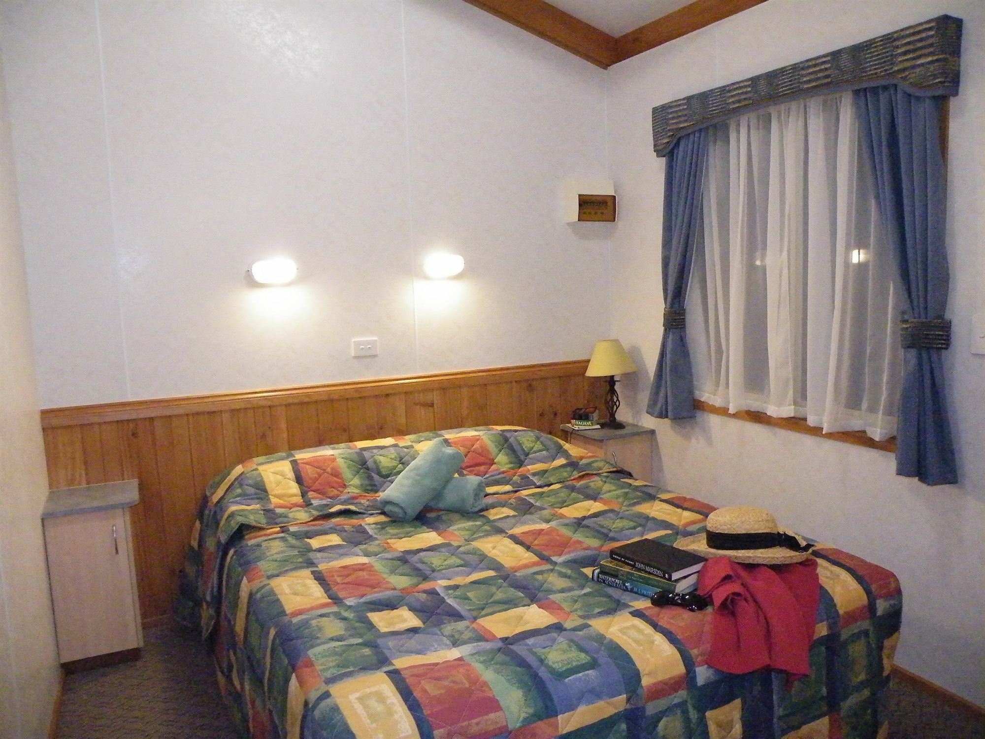 Lake Hamilton Motor Village And Caravan Park Bagian luar foto